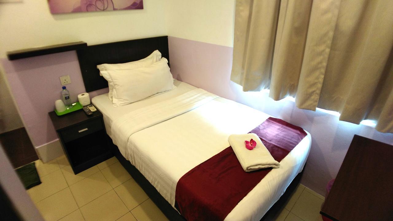 Apple 1 Hotel Queensbay Bayan Lepas Eksteriør billede