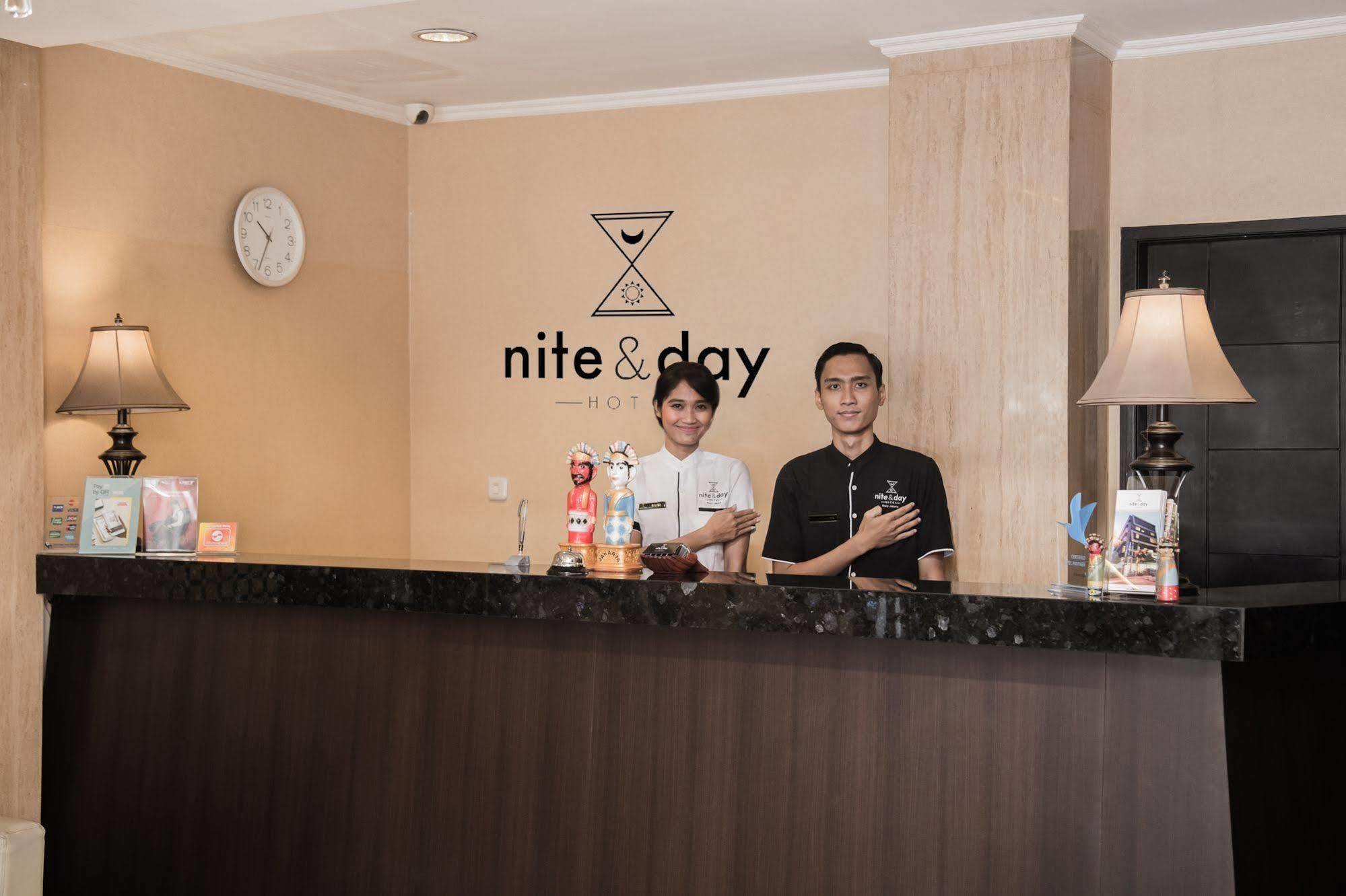 Nite & Day Jakarta Roxy Eksteriør billede