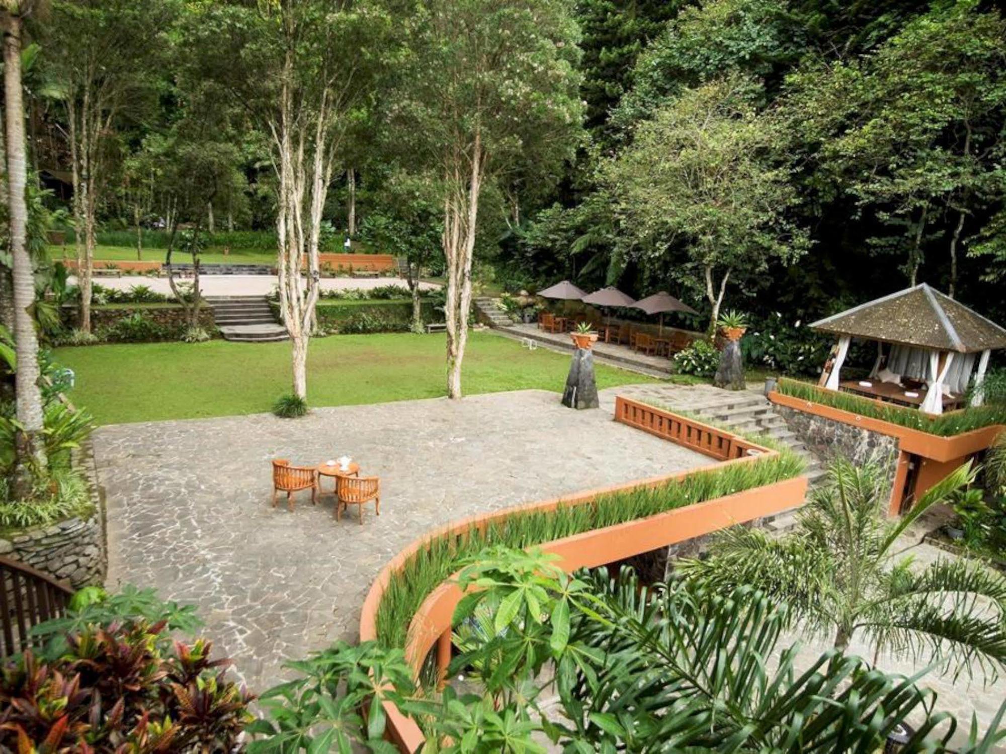 Sangria Resort And Spa Lembang Eksteriør billede