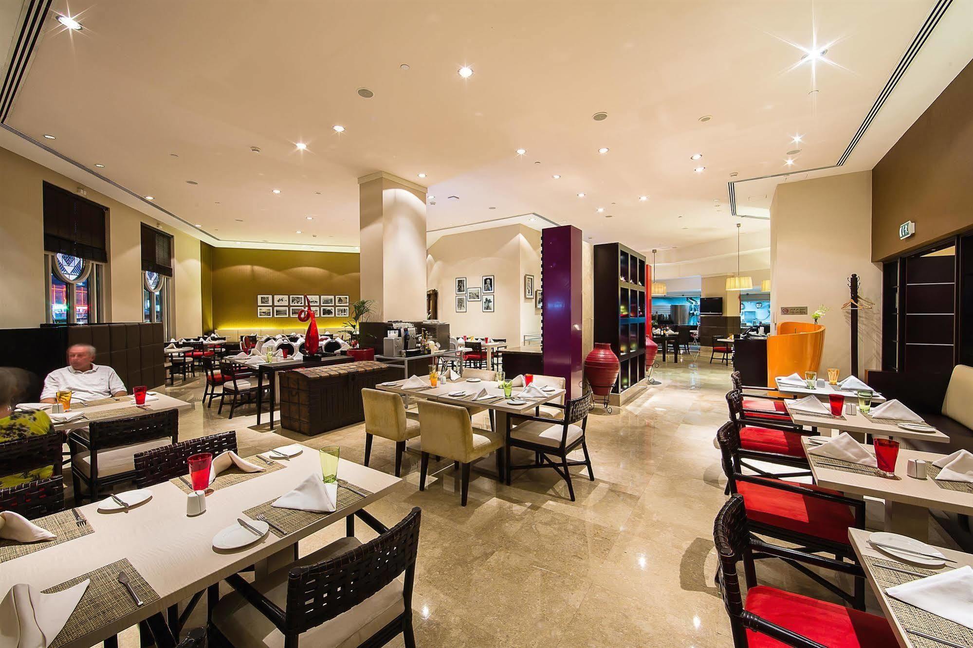 Ramada Plaza By Wyndham Dubai Deira Hotel Restaurant billede