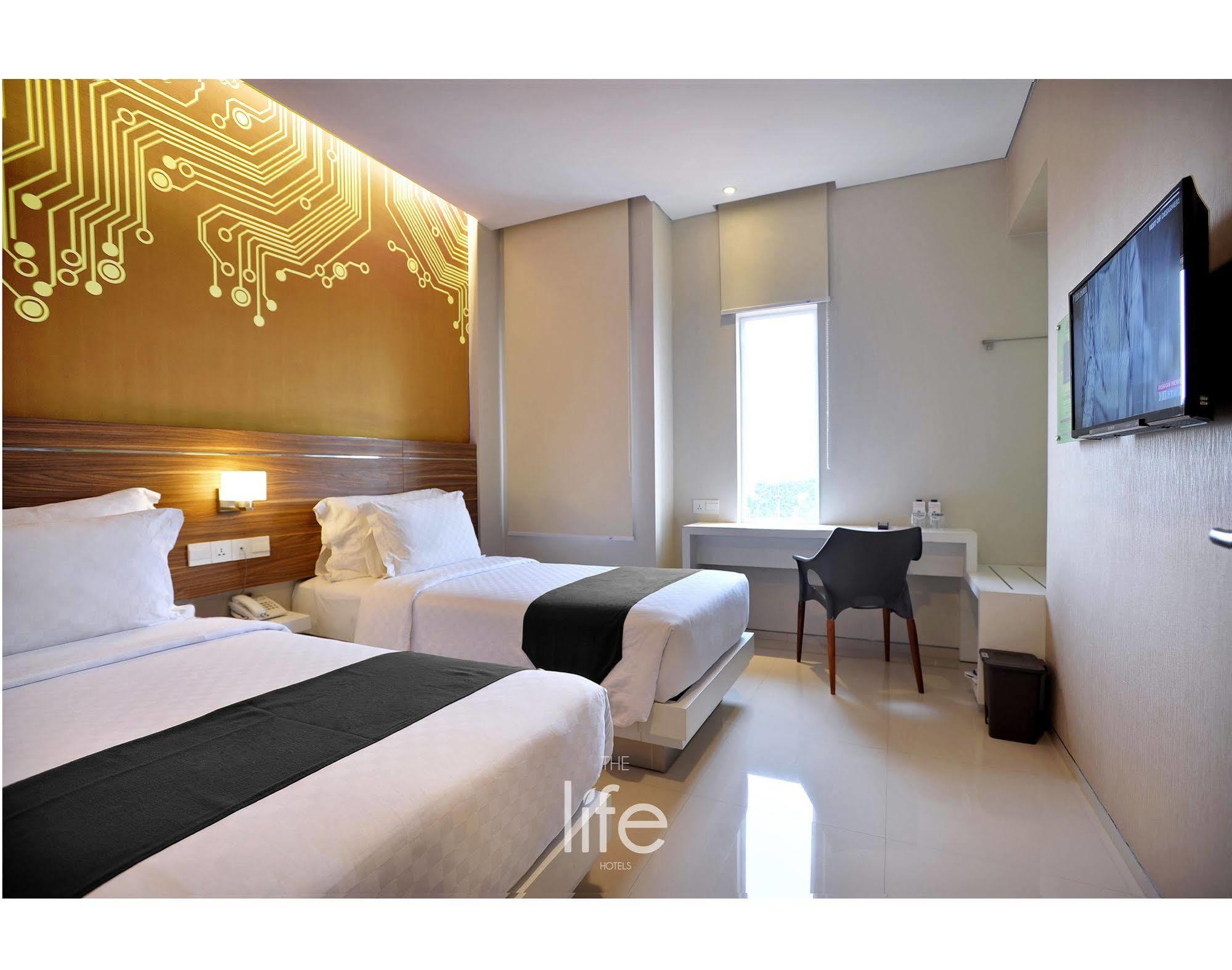 The Life Hotels City Center Surabaya Eksteriør billede