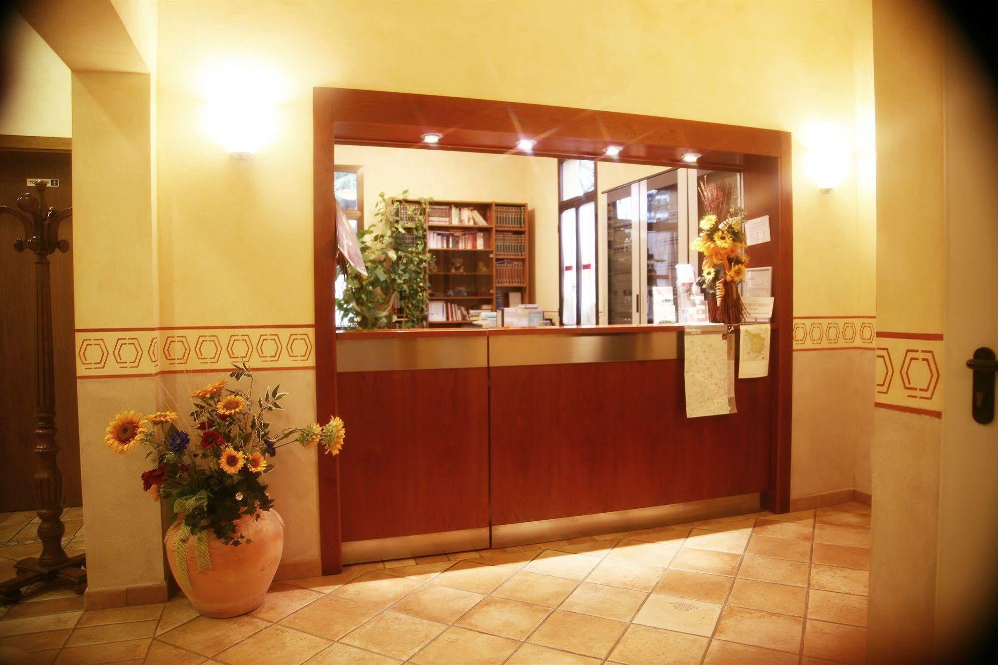 Hotel Tiziana Montepulciano Stazione Eksteriør billede