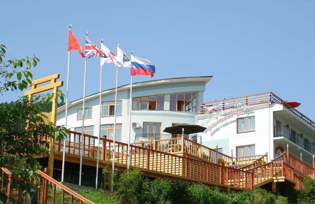 Krestovaya Pad Hotel Listvyanka Eksteriør billede