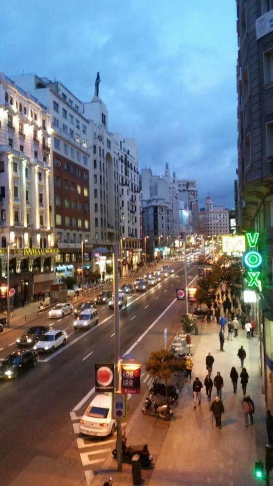 Hostal Buenos Aires Madrid Eksteriør billede