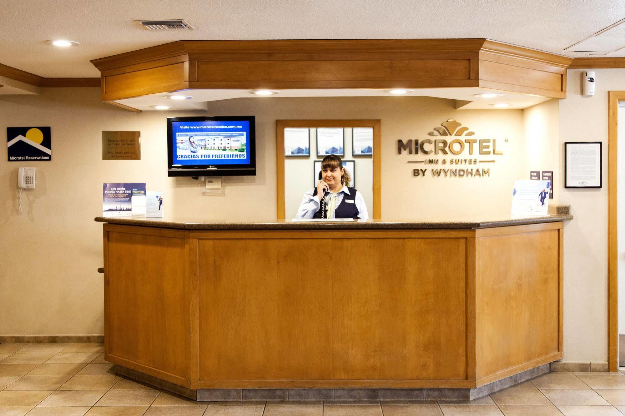 Microtel Inn & Suites By Wyndham Chihuahua Eksteriør billede