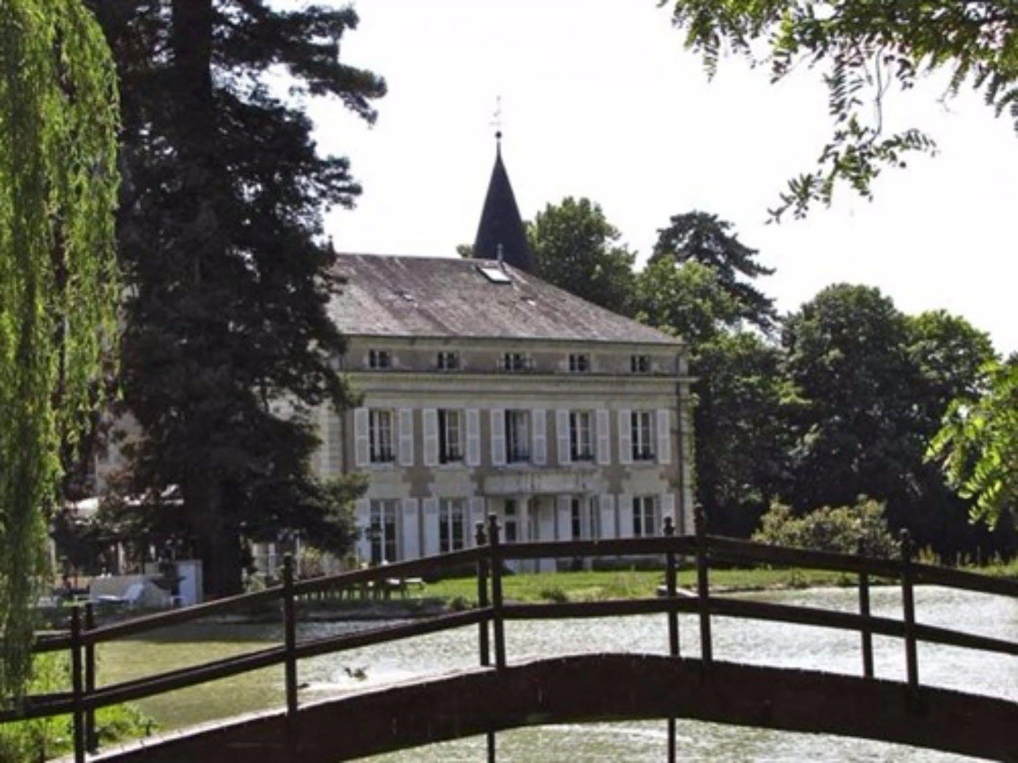 Chateau Les Vallees Tournon-Saint-Pierre Eksteriør billede