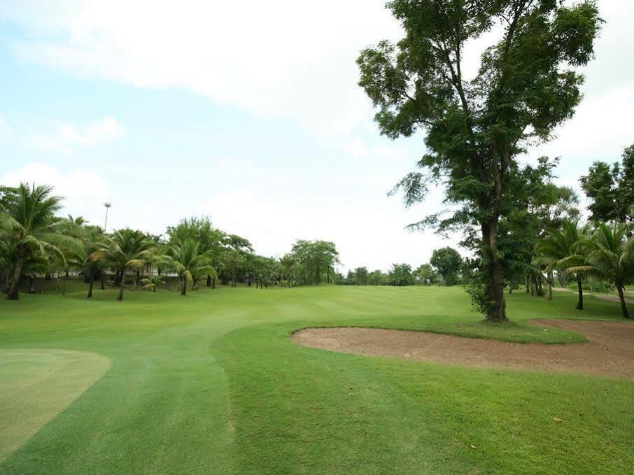 Victory Park Golf & Country Club Hotel Nong Khai Eksteriør billede