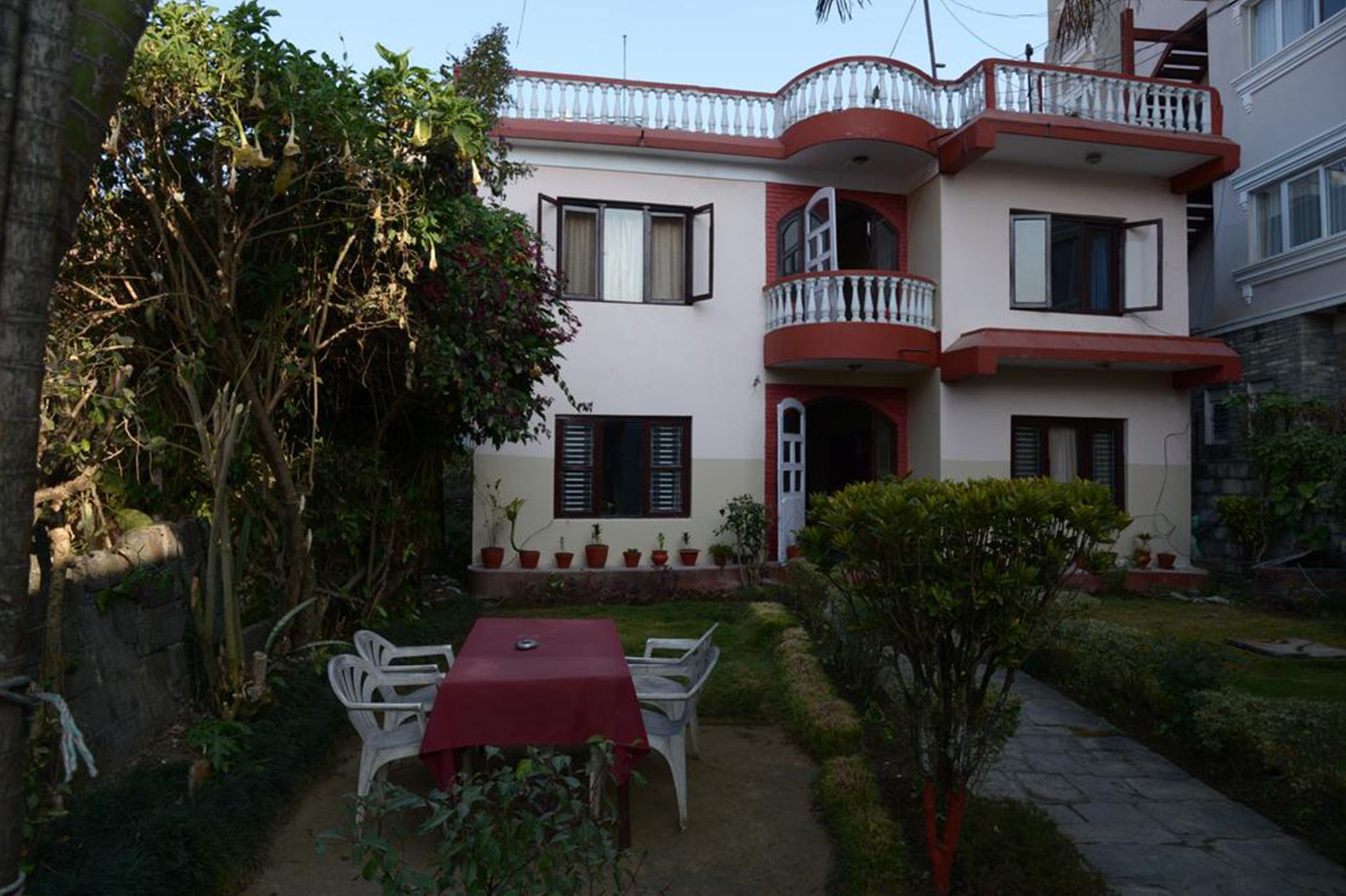 Nepali Cottage Guest House Pokhara Eksteriør billede