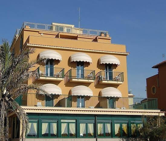 Hotel Ping Pong Lido di Ostia Eksteriør billede