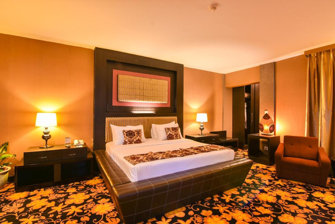 Grand Rocky Hotel Bukittinggi Eksteriør billede