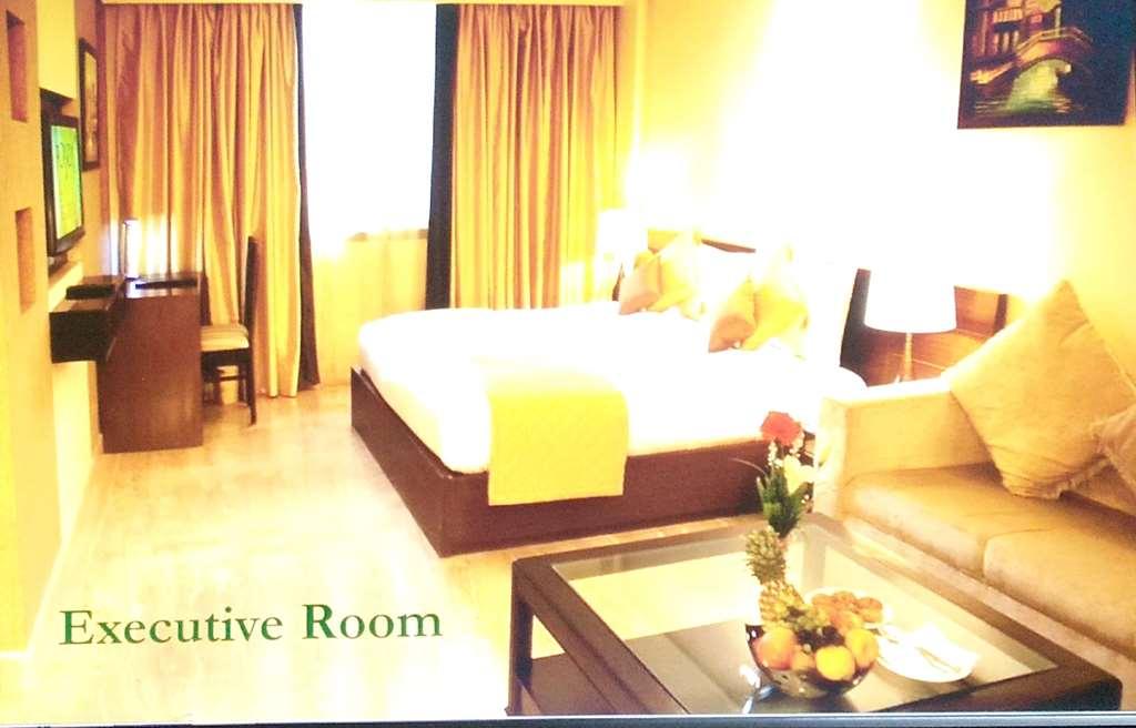 Hotel Golf View Noida Værelse billede