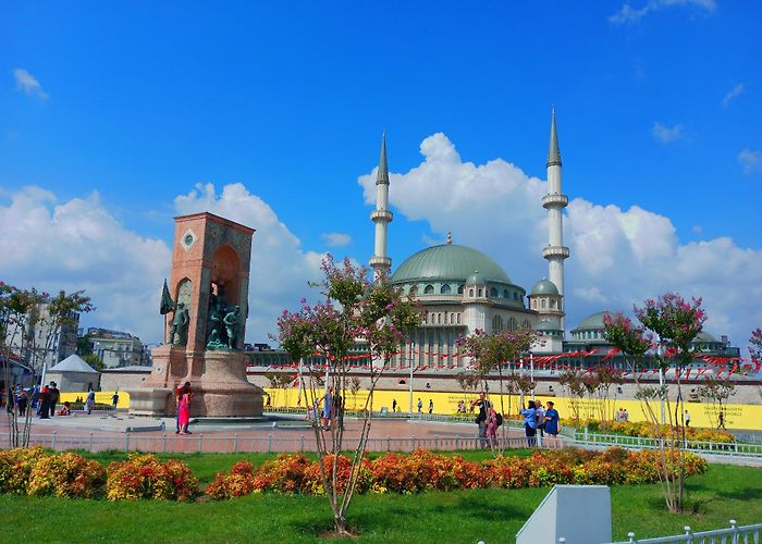Taksim Square photo