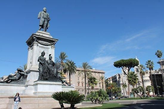 Piazza Cavour photo