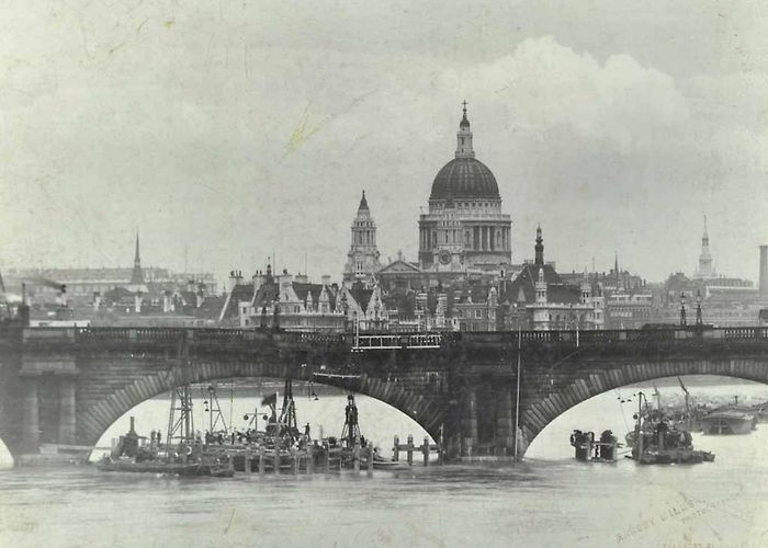 Waterloo Bridge Layers of London | Layers of London photo