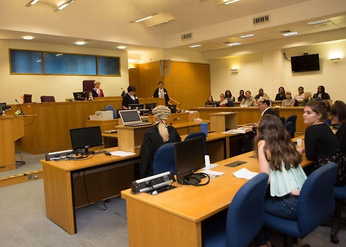 Reading Magistrates Court Inside Reading Crown Court - Berkshire Live photo