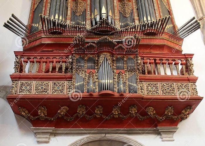 Igreja e Mosteiro da Santa Cruz órgão Barroco Do Século 18 Dentro Da Igreja Do Mosteiro De Santa ... photo