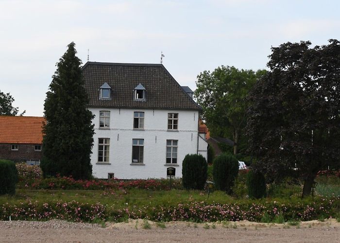 Kasteel Ooijen Doorstroomvoorziening voor zo'n 400 statushouders komt bij ... photo