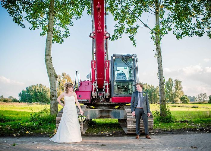 Trouwkerkje Twee fotografen in Etten-Leur photo