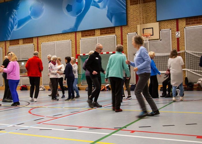 Sport-en Recreatiebad De Fluit Een gezonde start van het nieuwe jaar voor ouderen - Adverteren ... photo