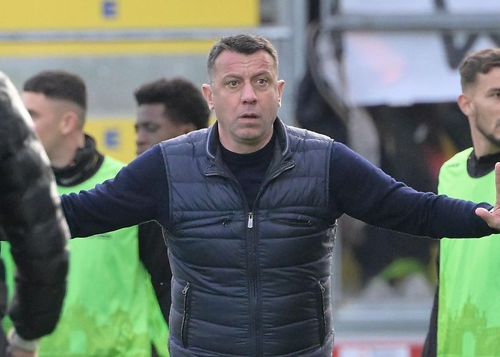 Lecce Civil Court Lecce coach Roberto D'Aversa fired after appearing to head butt a ... photo