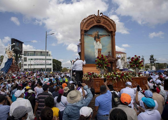 Parroquia Santo Domingo de Guzman Iglesia por cárcel para los Nazarenos: dictadura prohíbe ... photo