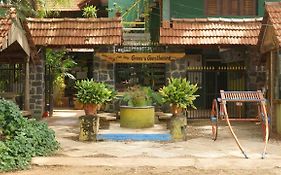 Green'S Guest House Auroville Exterior photo