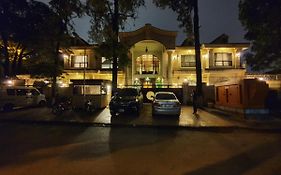 S Chalet Islamabad Bed and Breakfast Exterior photo