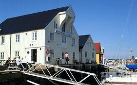 Kronborg Marina Hotel Sveggen Exterior photo