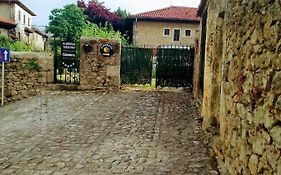 Albergue Gandara Vandrehjem Santillana del Mar Exterior photo