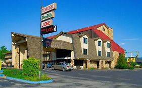 Pigeon Forge River Side Hotel By OYO Exterior photo