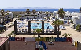 Vik Coral Beach Hotel Playa Blanca  Exterior photo