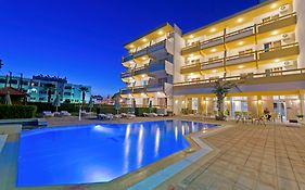 Trianta Hotel Apartments Lalyssos Exterior photo