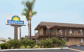 Days Inn By Wyndham In San Bernardino Exterior photo