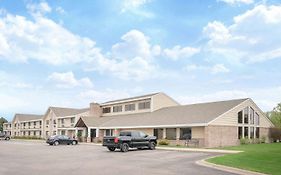 Baymont by Wyndham Lakeville Exterior photo