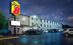 Super 8 by Wyndham Hot Springs Hotel Exterior photo