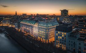Fairmont Hotel Vier Jahreszeiten, Hotel Des Jahres 2023 & 2024- Die 101 Besten Hamborg Exterior photo