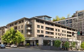 Courtyard By Marriott Seattle Bellevue/Downtown Hotel Exterior photo