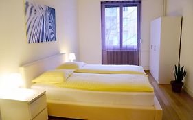 Rent A Home Landskronstrasse - Self Check-In Basel Room photo