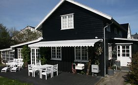 Villa Humlebæk B&B Exterior photo