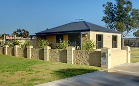 Dbj Holiday Units Villa Mulwala Exterior photo