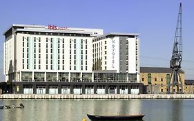 Ibis London Excel-Docklands Hotel Exterior photo