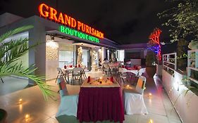 Grand Puri Saron Yogyakarta Hotel Exterior photo