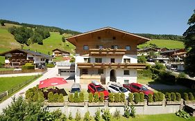 Gaestehaus Ingeborg Bed and Breakfast Saalbach-Hinterglemm Exterior photo