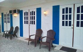 Bluecoco Baler Beach House Hotel Exterior photo