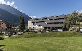 Gastehaus Convict Zuoz Hotel Exterior photo