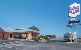 Castle Inn & Suites Lawton Exterior photo