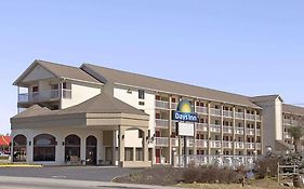 Days Inn By Wyndham Apple Valley Pigeon Forge/Sevierville Exterior photo