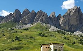 Hotel Cir Sëlva di Val Gardena Exterior photo