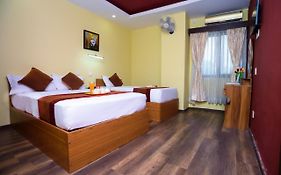 Oyo 105 Hotel Travel Inn Katmandu Exterior photo