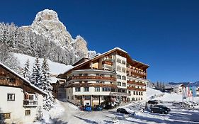 Hotel Sassongher Corvara In Badia Exterior photo